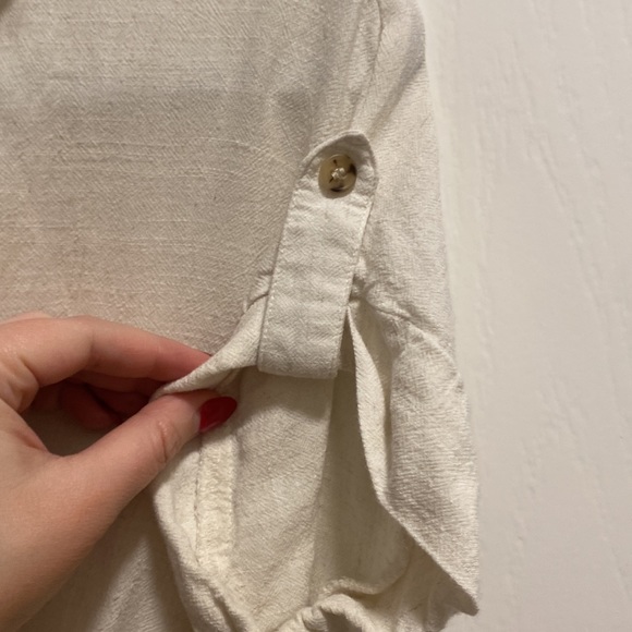 Off white short sleeved button down with twist waist - Picture 4 of 4